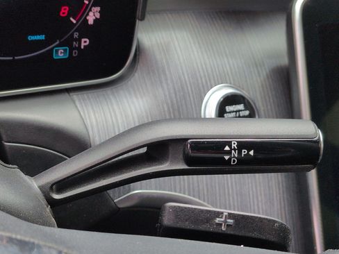 Used 2025 Mercedes-Benz C 300 Sedan image 25