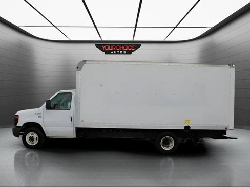 Used 2014 Ford E-350 and Econoline 350 Super Duty image 8