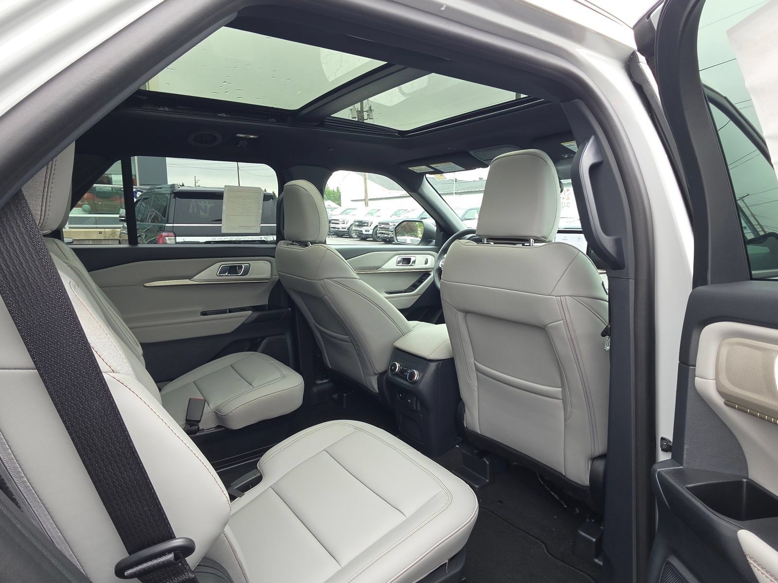 New 2027 Ford Explorer Active w/ Active Comfort Package AWD/4WD image 24