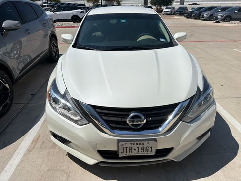 Used 2016 Nissan Altima 2.5 S w/ Power Driver Seat Package FWD image 2