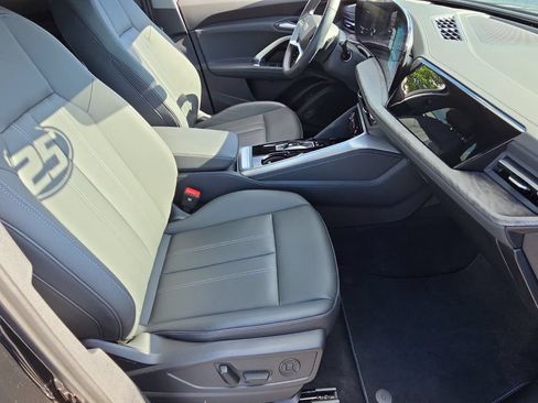 Certified 2025 Audi Q5 Premium w/ Convenience Package AWD/4WD image 18