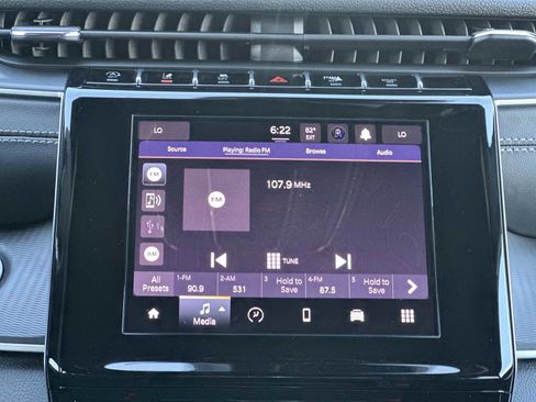 New 2025 Jeep Grand Cherokee Laredo X image 12