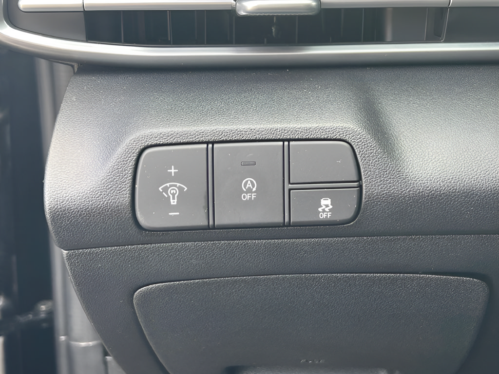 Certified 2026 Hyundai Elantra SE FWD image 19