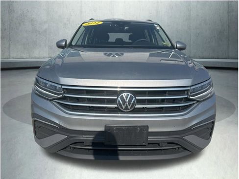 Used 2024 Volkswagen Tiguan S image 5