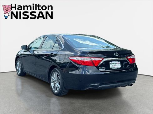 Used 2016 Toyota Camry SE w/ Moonroof Package FWD image 4