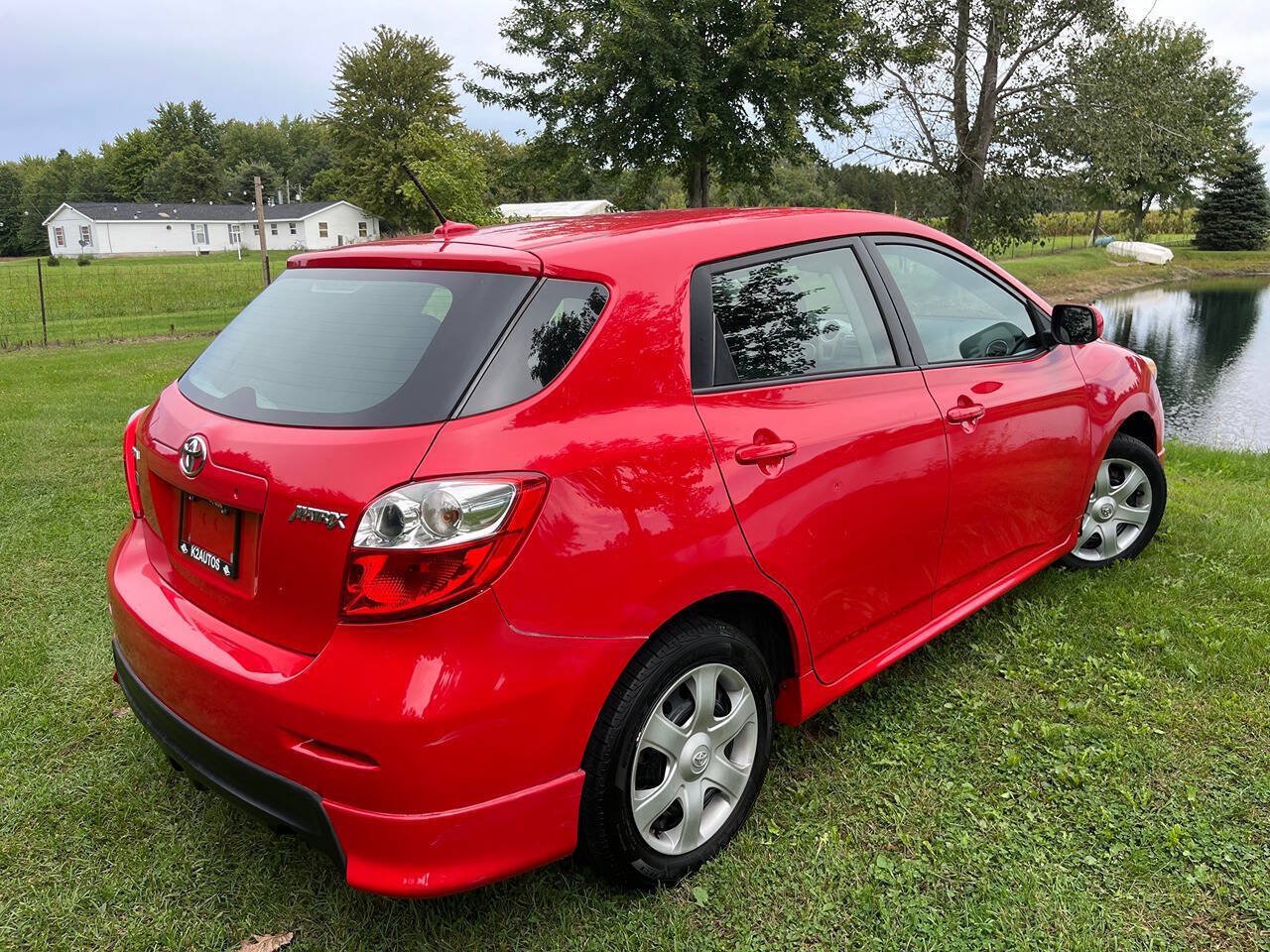 Used 2010 Toyota Matrix w/ PWR Pkg FWD image 8