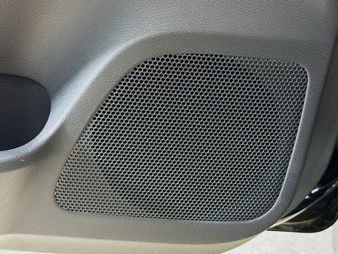Used 2025 Nissan Versa S w/ Trunk Package FWD image 21