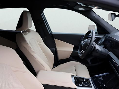 Used 2025 BMW X3 xDrive30i image 10