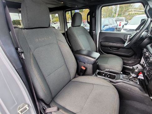 Used 2024 Jeep Wrangler Unlimited Sahara image 26