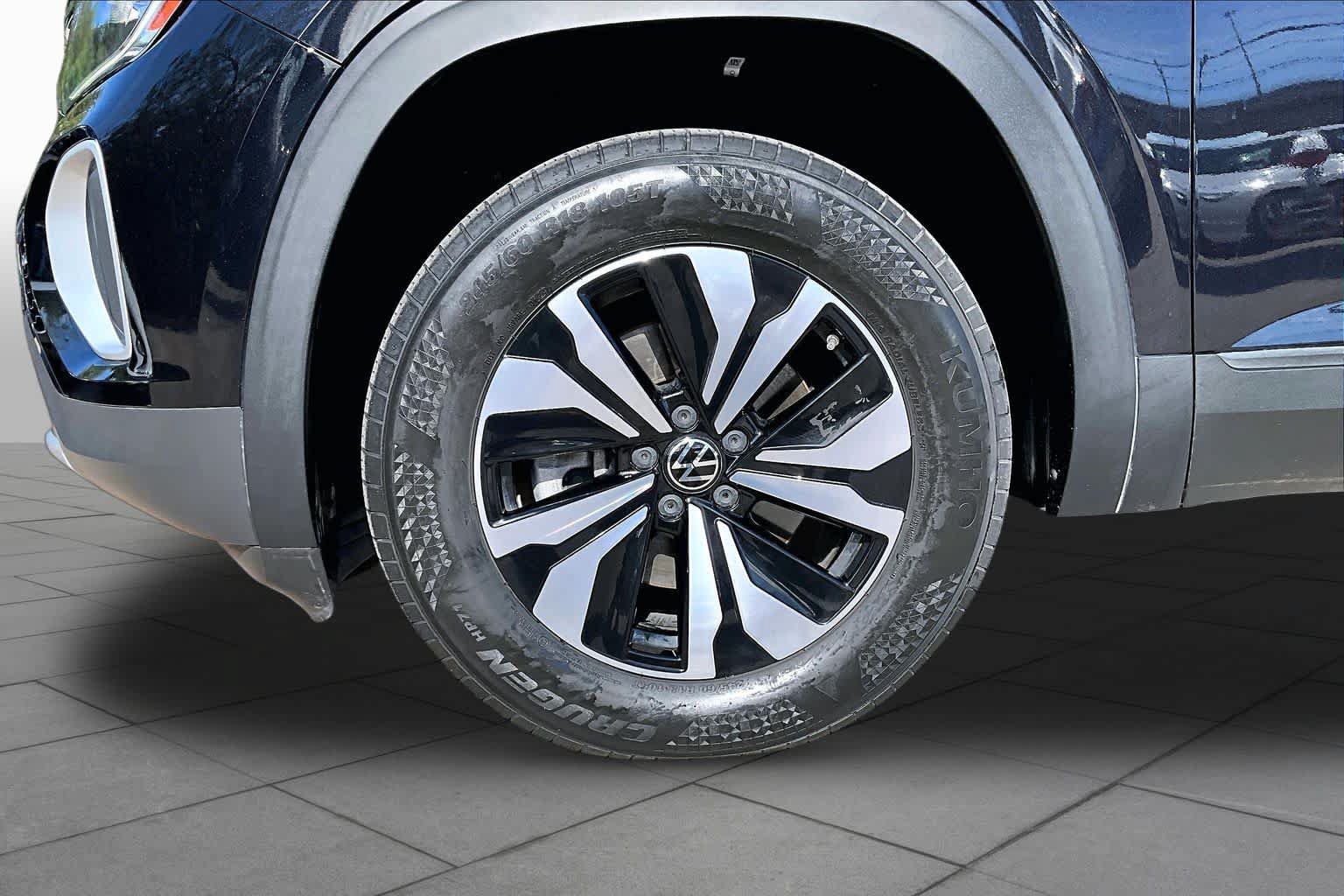 Used 2024 Volkswagen Atlas SE FWD image 11
