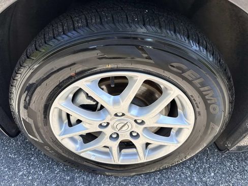Used 2023 Chrysler Pacifica Touring-L FWD image 12