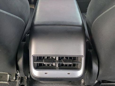 Used 2021 Tesla Model Y 2WD image 17