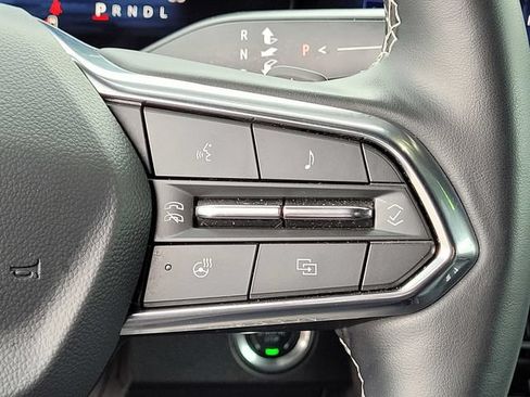 Used 2025 Chevrolet Traverse LT AWD/4WD image 25