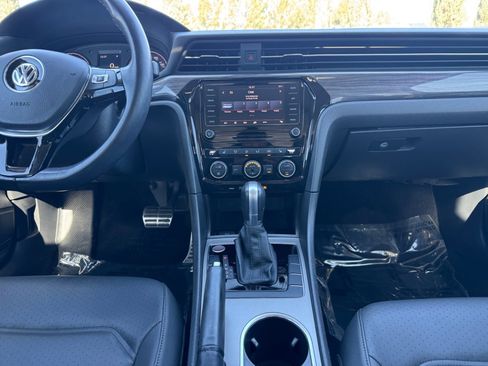 Used 2020 Volkswagen Passat 2.0T R-Line image 15