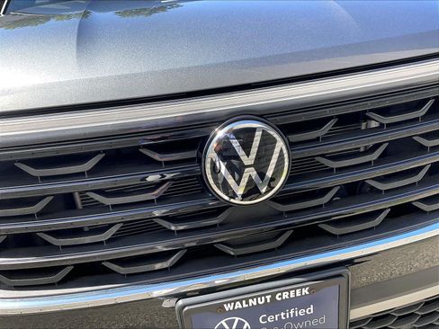 Certified 2024 Volkswagen Atlas Cross Sport SE FWD image 29