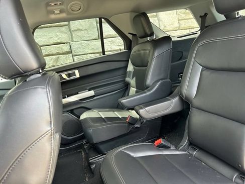 Used 2023 Ford Explorer XLT w/ Equipment Group 202A AWD/4WD image 9