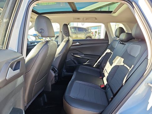 New 2026 Volkswagen Taos SE image 8