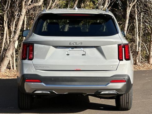 New 2026 Kia Sorento S image 4
