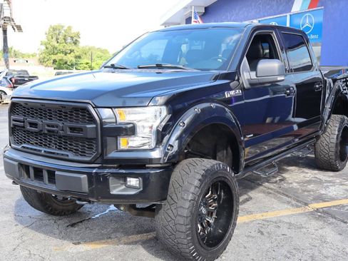 Used 2017 Ford F150 XLT w/ Equipment Group 302A Luxury AWD/4WD image 12