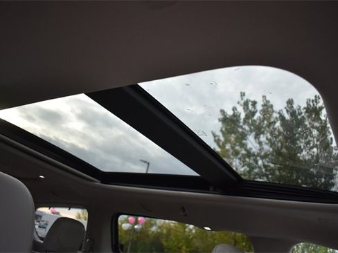 Used 2021 Chrysler Pacifica Limited image 14