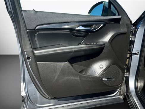 Used 2022 Buick Envision Essence w/ Technology Package I image 16