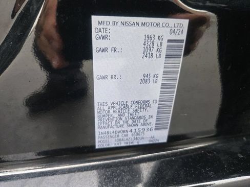 Used 2024 Nissan Altima 2.5 SV FWD image 13