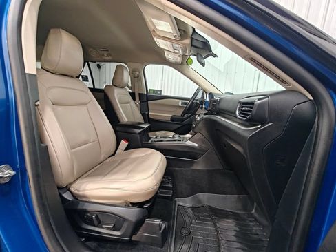 Used 2020 Ford Explorer XLT w/ Equipment Group 202A AWD/4WD image 26