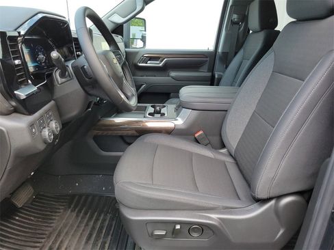 New 2025 Chevrolet Silverado 3500 LT w/ Safety Package image 18