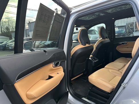 Used 2025 Volvo XC90 B6 Ultra w/ Lounge Package image 16