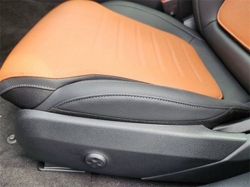 New 2025 Mercedes-Benz C 300 4MATIC Sedan image 9