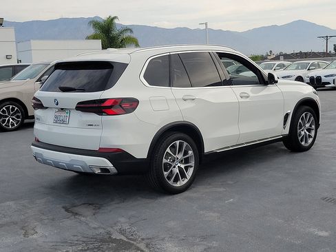 Used 2025 BMW X5 sDrive40i w/ Parking Assistance Package RWD image 3