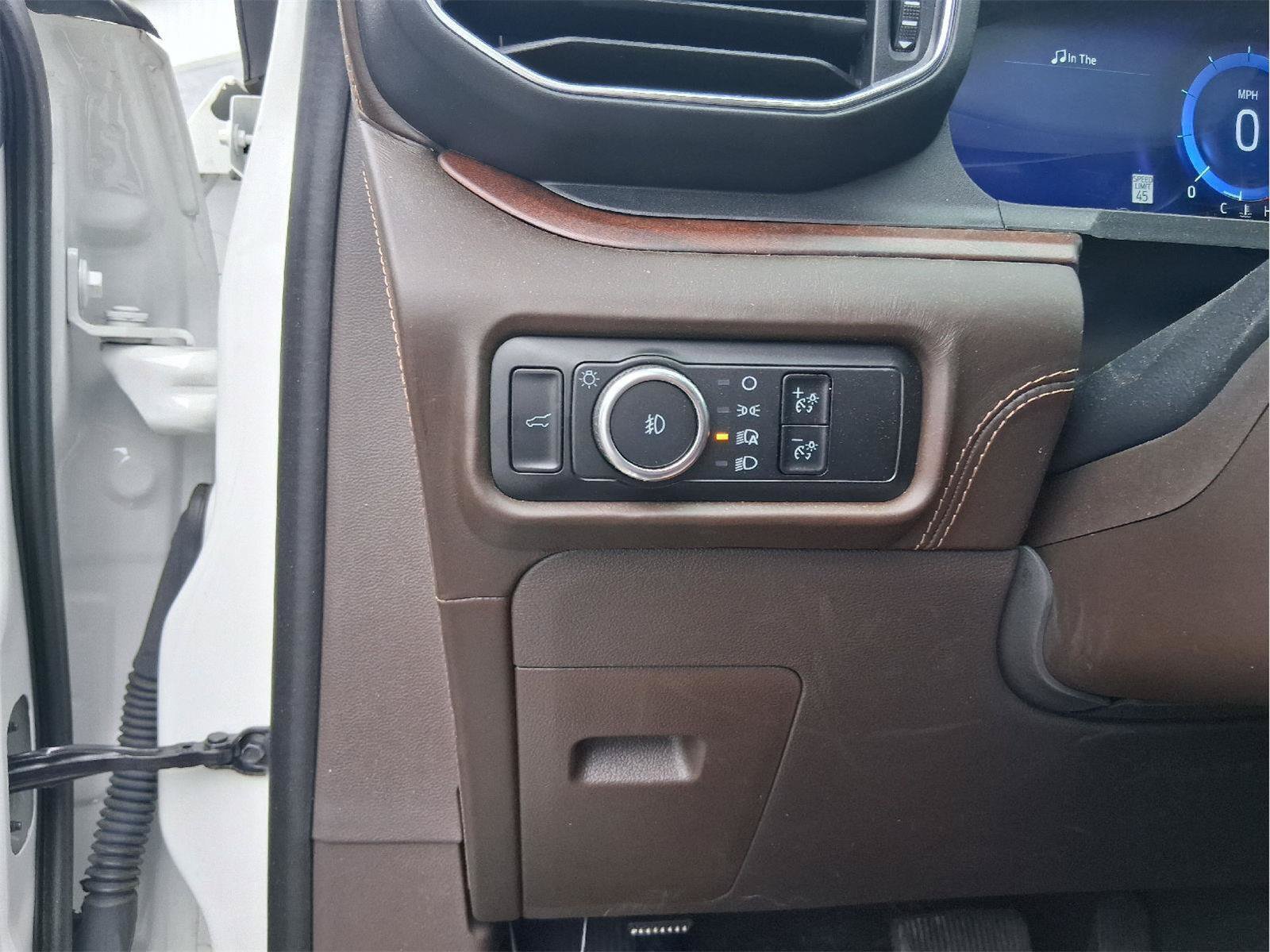 Used 2024 Ford Explorer King Ranch w/ Technology Package RWD image 23