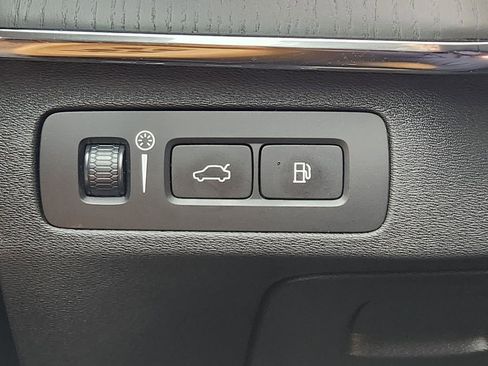 Used 2021 Volvo XC90 T8 Inscription w/ Protection Package Premier image 11