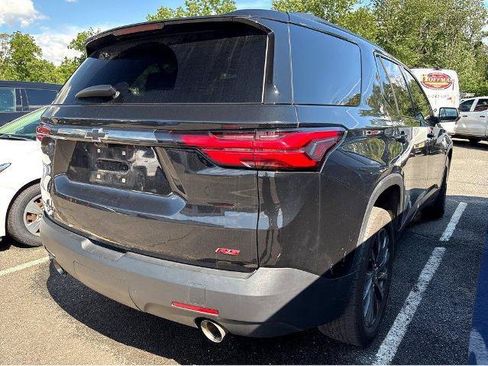 Used 2023 Chevrolet Traverse RS AWD/4WD image 2