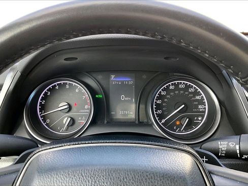 Used 2023 Toyota Camry SE w/ Convenience Package image 10