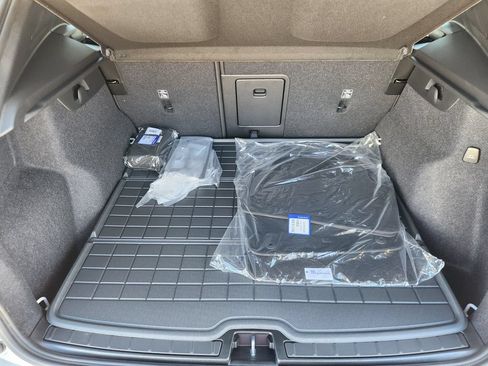 New 2026 Volvo XC40 B5 Plus w/ Protection Package Premier AWD/4WD image 14