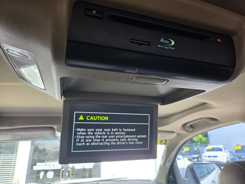 Used 2016 Toyota Sequoia Platinum RWD image 39