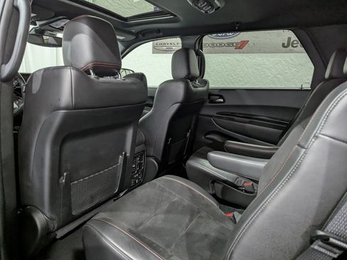 Used 2025 Dodge Durango GT AWD/4WD image 12