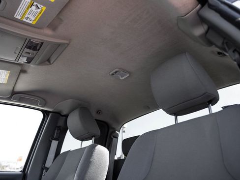 Used 2019 Nissan Frontier S image 27