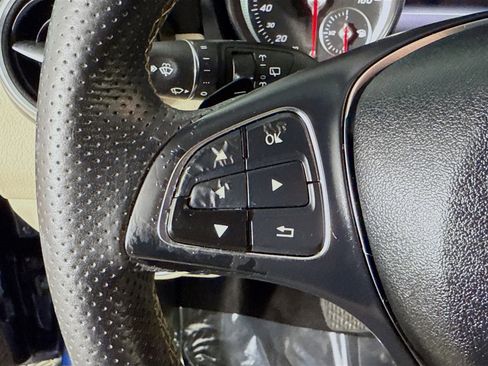 Used 2019 Mercedes-Benz GLA 250 image 14