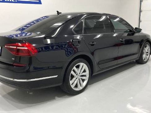 Used 2019 Volkswagen Passat 2.0T Wolfsburg image 21