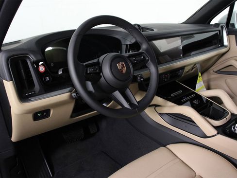 New 2026 Porsche Cayenne image 4