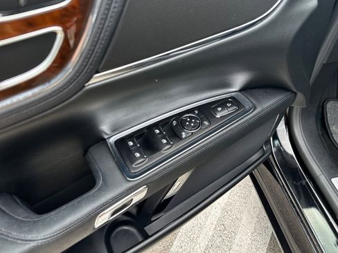 Used 2019 Lincoln Continental Select FWD image 16