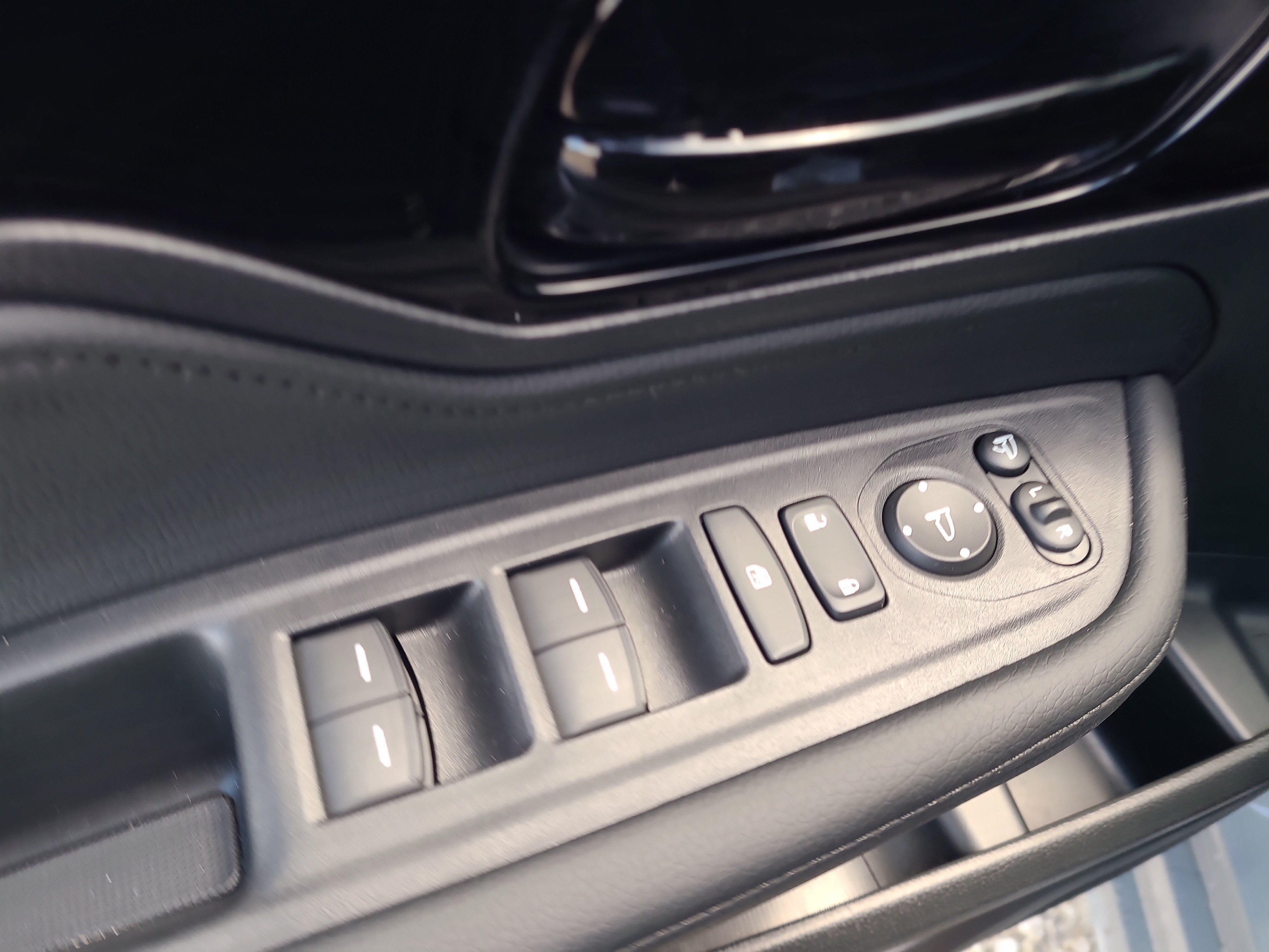 Used 2025 Honda Odyssey Elite image 22