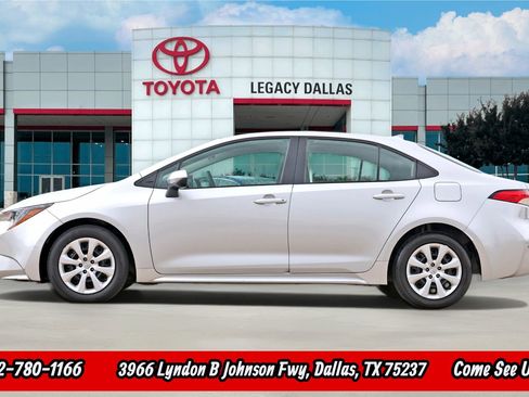 Used 2024 Toyota Corolla LE image 5