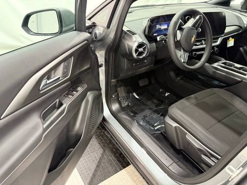 New 2026 Chevrolet Equinox EV LT image 28