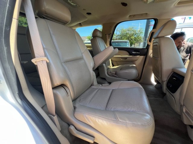 Used 2009 GMC Yukon Denali RWD image 14