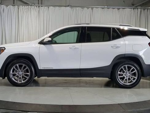 Used 2023 GMC Terrain SLT w/ Tech Package AWD/4WD image 5