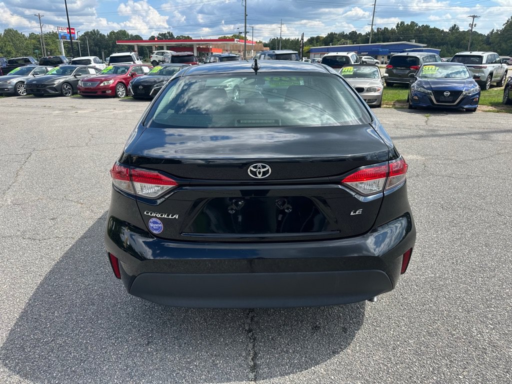 Used 2024 Toyota Corolla LE FWD image 4