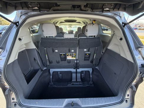 Used 2023 Toyota Sienna LE image 26